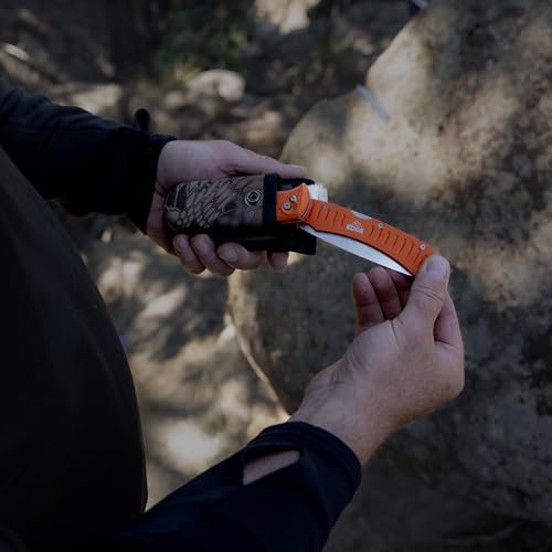 OUTDOOR EDGE RazorPro Double Blade Hunting Knife with Flip N’ Zip Bone Saw – Folding Knife with Gutting Blade & Replaceable RazorSafe Skinning Edge, Includes Camo Nylon Sheath - style: RazorPro (Gut & Skinning + Saw)