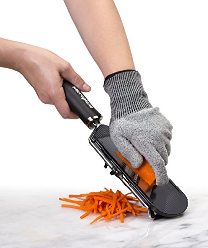 Microplane Cut Resistant Glove Keep Hands Safe in The Kitchen