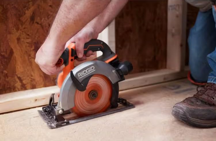 RIDGID 18V Cordless 6 1/2 in. Circular Saw (Tool Only)
