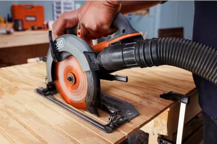 RIDGID 18V Cordless 6 1/2 in. Circular Saw (Tool Only)