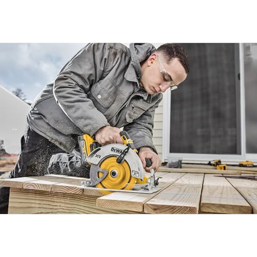 DEWALT 7-1/4 in. 24T Circular Saw Blade, Smooth Cutting, Superior Tracking and Durability (DWA271424)